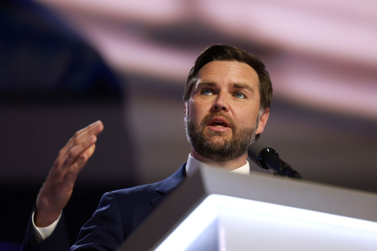 JD Vance présente Trump comme « le dernier meilleur espoir de l'Amérique » et un soutien aux travailleurs américains