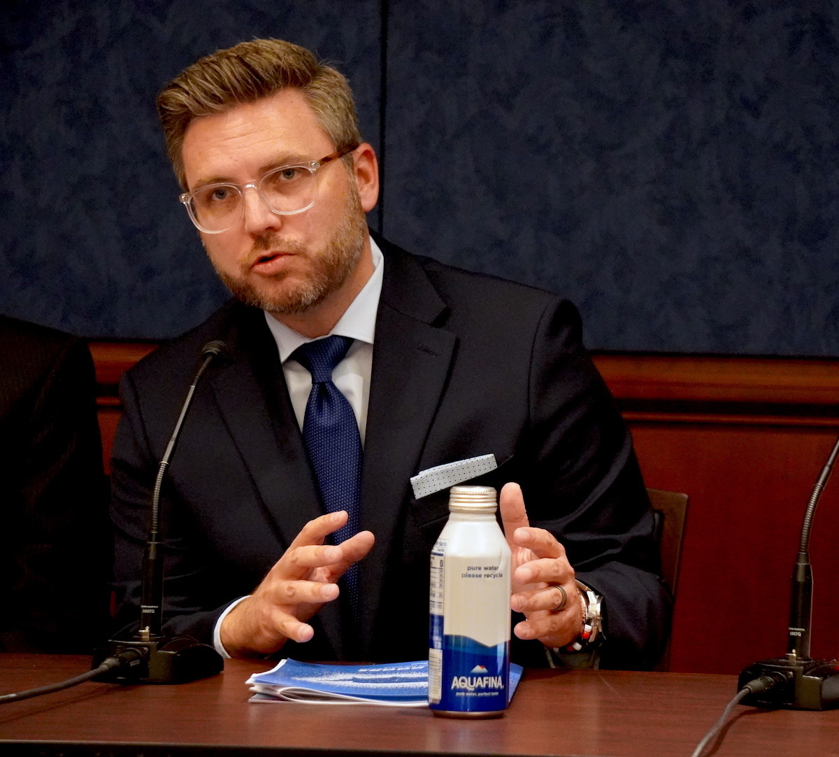 Le président de l'ERLC, Brent Leatherwood, reste en poste ; le président du conseil d'administration démissionne