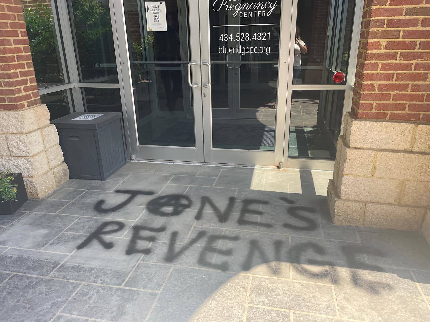 Des vandales pro-avortement plaident coupables d'accusations fédérales pour avoir dégradé des centres de grossesse pro-vie