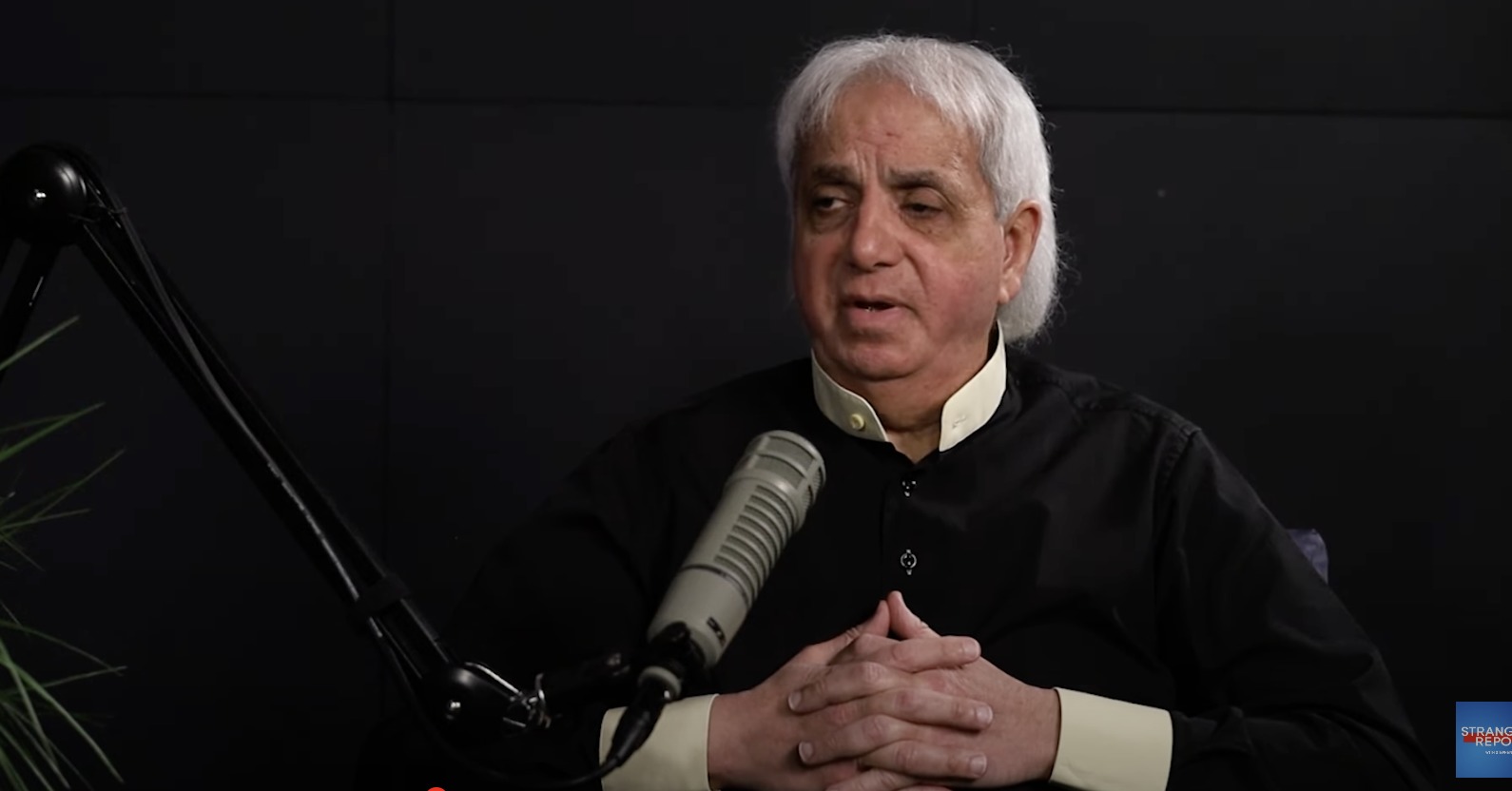 Benny Hinn dit que les jours les plus sombres du monde sont à venir, donner à Dieu protégera financièrement ses fidèles