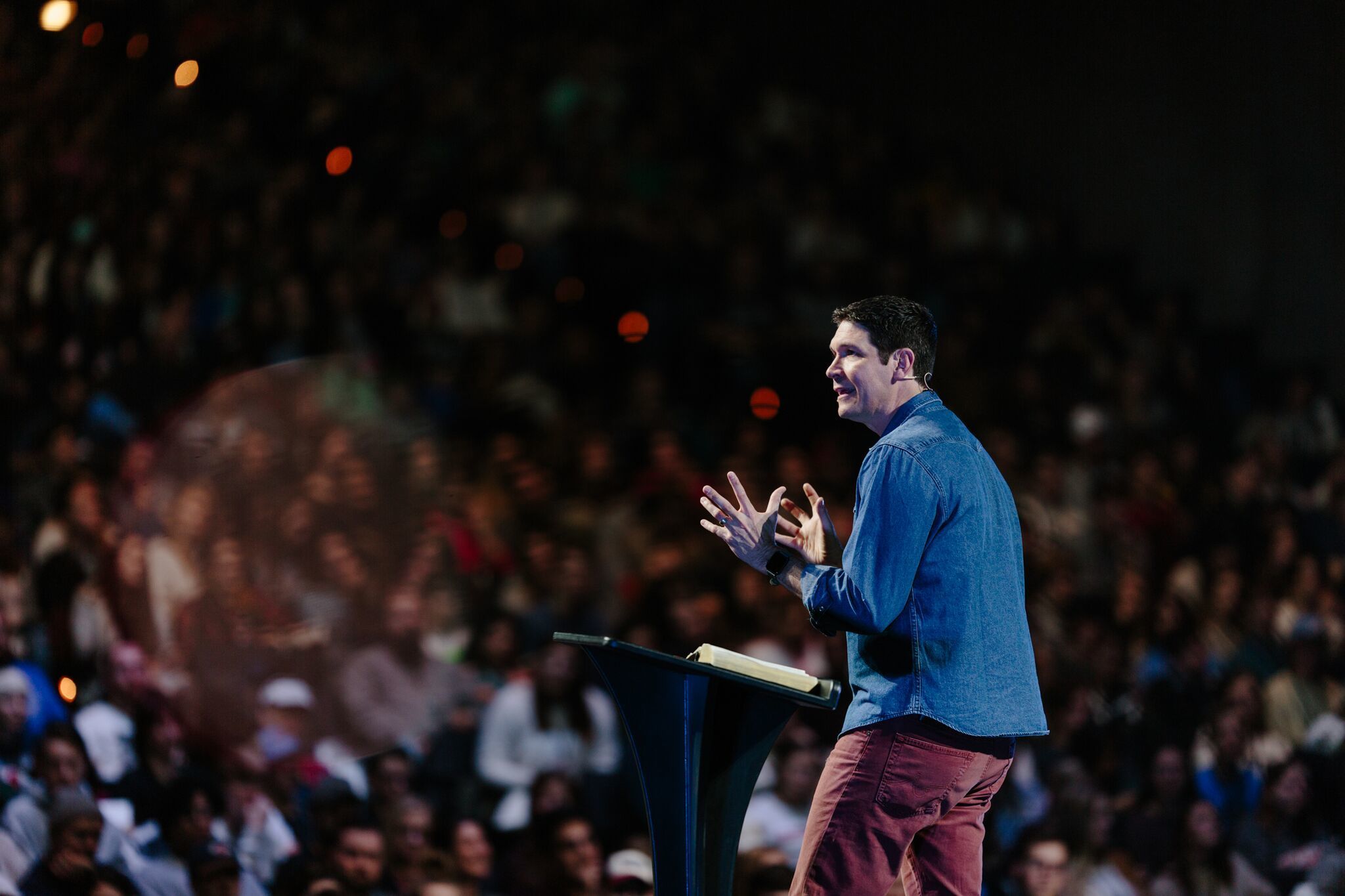 L'église du village de Denton a embauché le père de Matt Chandler malgré des abus sexuels sur des enfants, selon un podcast