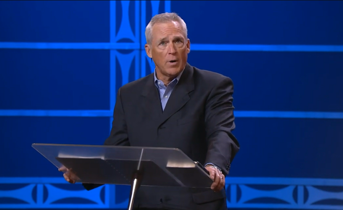 Tom Lane, ancien pasteur exécutif de Gateway Church à Southlake, Texas, dit qu'il ne savait pas que Cindy Clemishire avait 12 ans lorsque le fondateur de l'église aurait commencé à l'agresser.