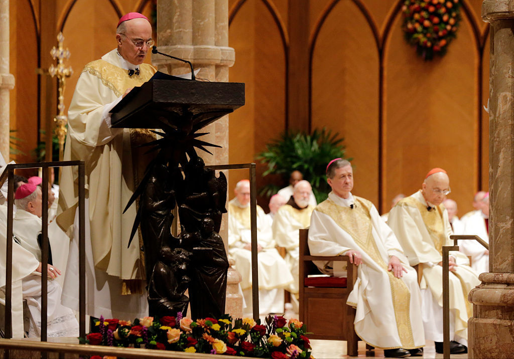 Un archevêque excommunié de l'Église catholique pour s'être opposé au pape François