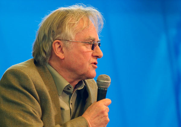La question rafraîchissante de l'athée Richard Dawkins, pleine d'humilité