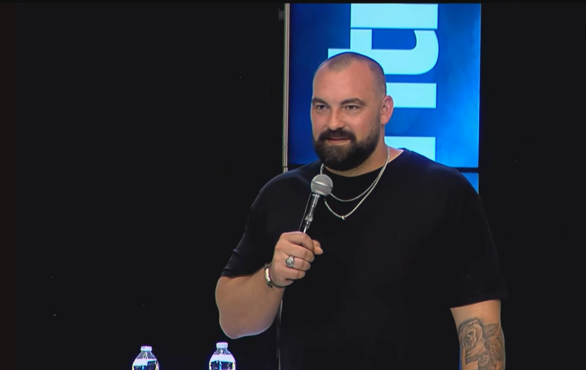 Le pasteur exécutif de l'église Cross Timbers démissionne quelques semaines après la démission de Josiah Anthony