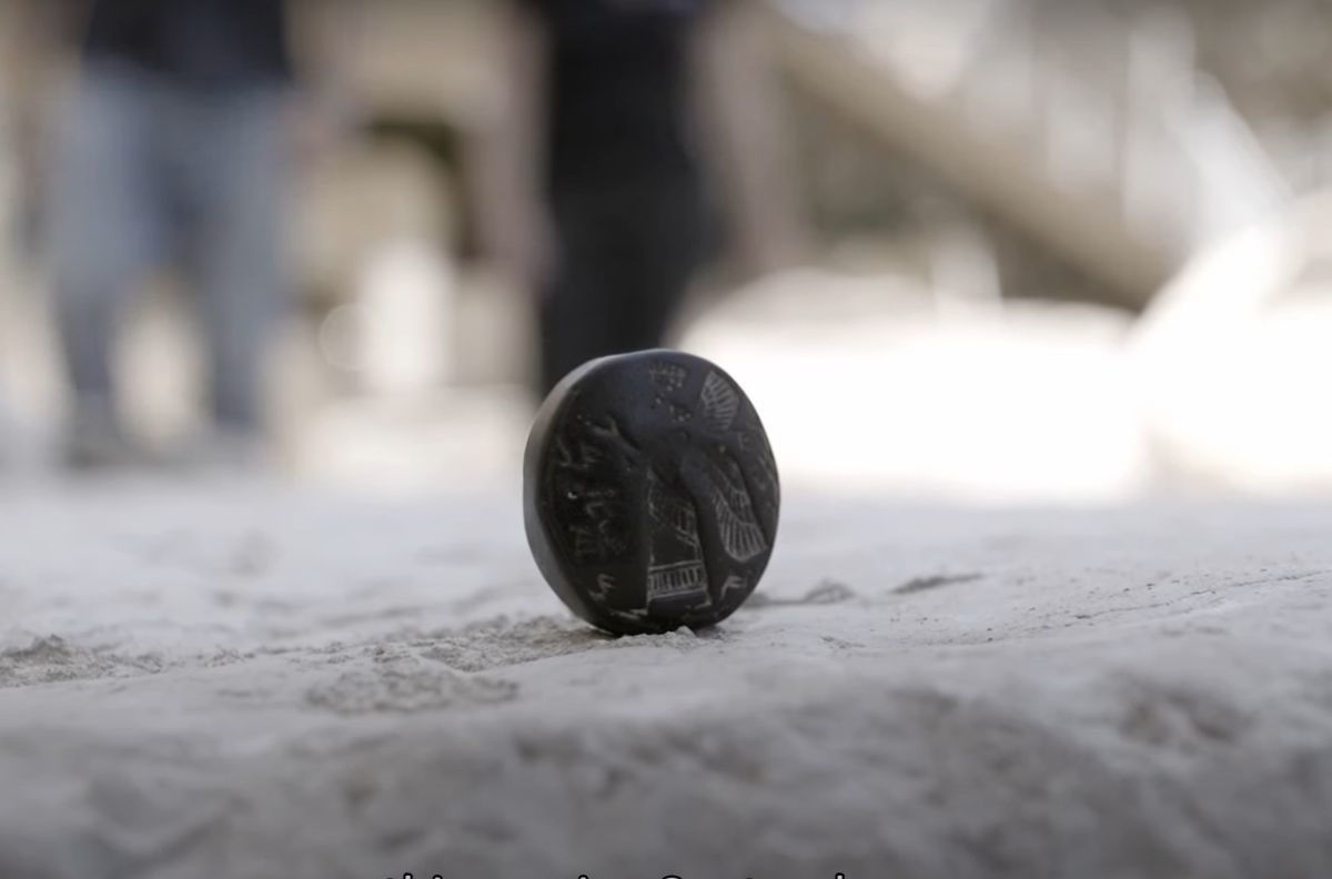 Des archéologues découvrent un sceau vieux de 2 700 ans à Jérusalem, contribuant ainsi à affirmer l'héritage biblique de la ville