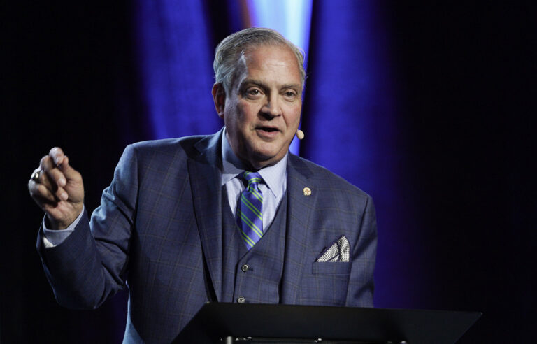 Al Mohler pleure le péché de son « cher ami » Steven Lawson et promeut la règle de Billy Graham pour les jeunes hommes dans le ministère