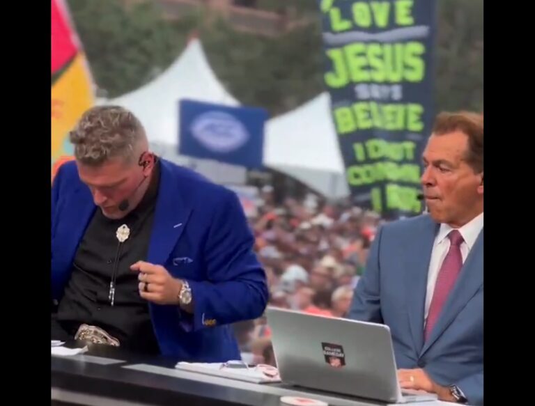 La danse de Pat McAfee lors de l'émission College GameDay d'ESPN suscite des réactions parmi les dirigeants chrétiens