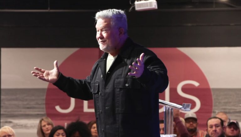 Un pasteur de l'église de Lake Country a été injustement licencié pour avoir regardé des images inappropriées, selon son avocat