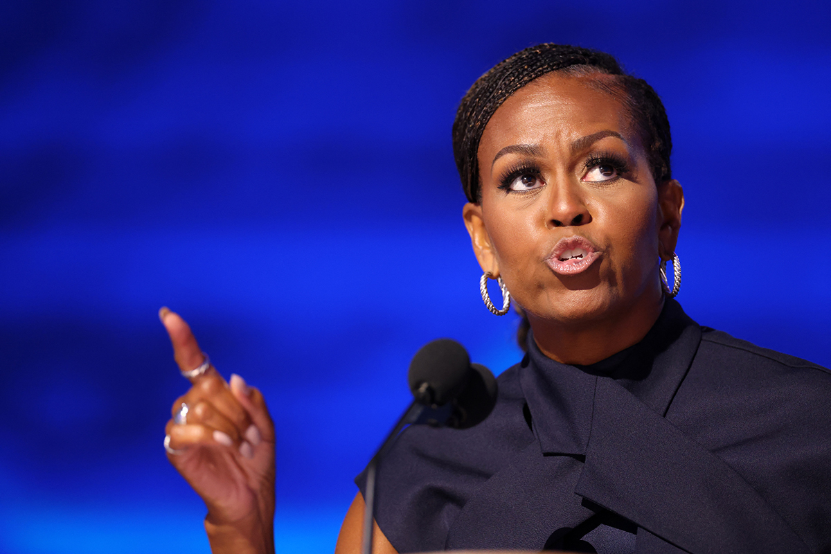 L'organisation Michelle Obama recrute des drag queens et Cardi B pour renforcer le soutien à Kamala Harris dans les États swing