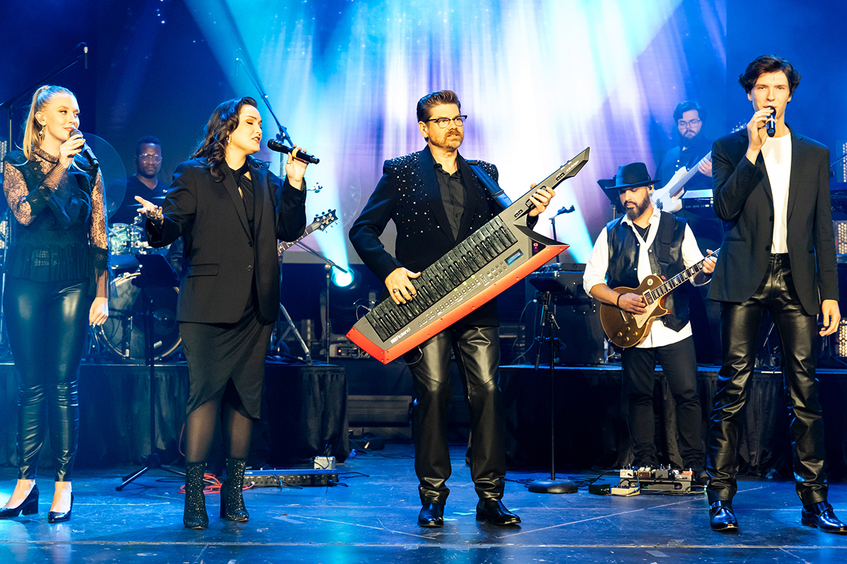 « He Rules the World » pour capturer le véritable sens de Noël avec une expérience de concert spectaculaire