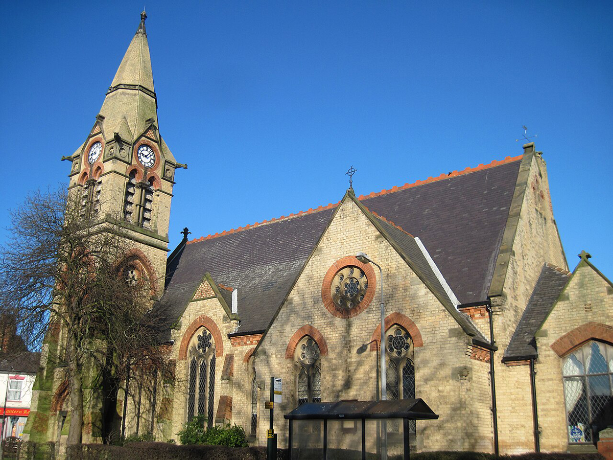 Les parents sont indignés lorsque l'église expose leurs enfants à de la pornographie sur grand écran pendant la récolte en chantant