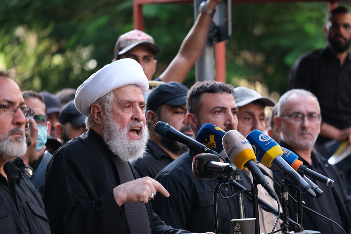Qui est Cheikh Naim Qassem, le nouveau chef du Hezbollah ?