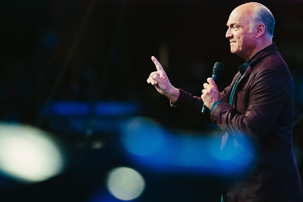Greg Laurie défend son discours lors du rassemblement Trump pour « orienter les gens vers le Christ »