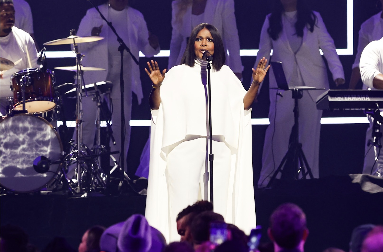 Phil Wickham, CeCe Winans et Brandon Lake remportent les GMA Dove Awards 2024