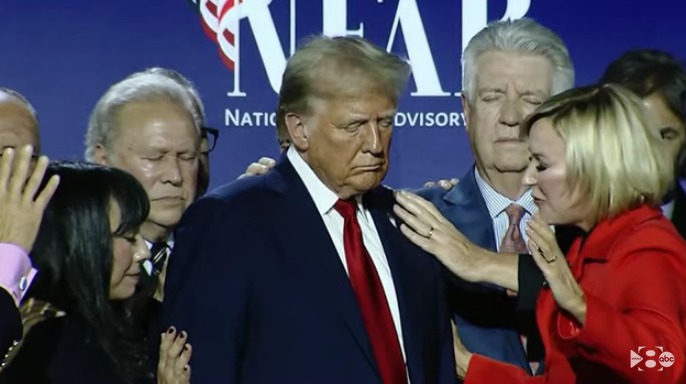 Trump qualifie les chrétiens de « personnes les plus importantes » lors de leur apparition au sommet de la foi