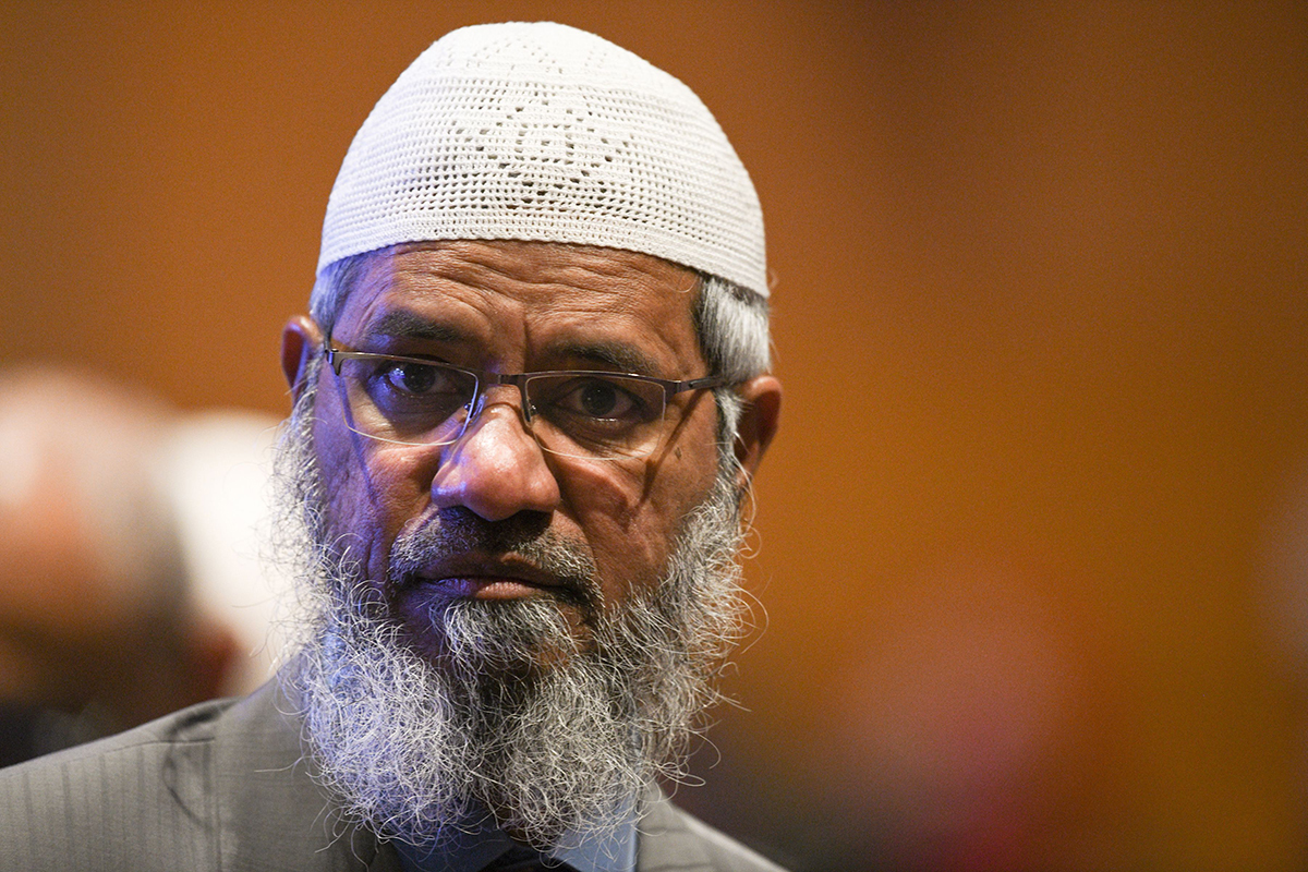 Le prédicateur islamique Zakir Naik suscite la colère des chrétiens suite à de fausses allégations sur le christianisme lors de sa visite au Pakistan