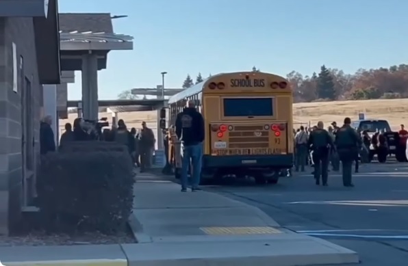 Un homme armé attaque une école adventiste du septième jour en Californie ; 2 garçons « critiques mais stables »
