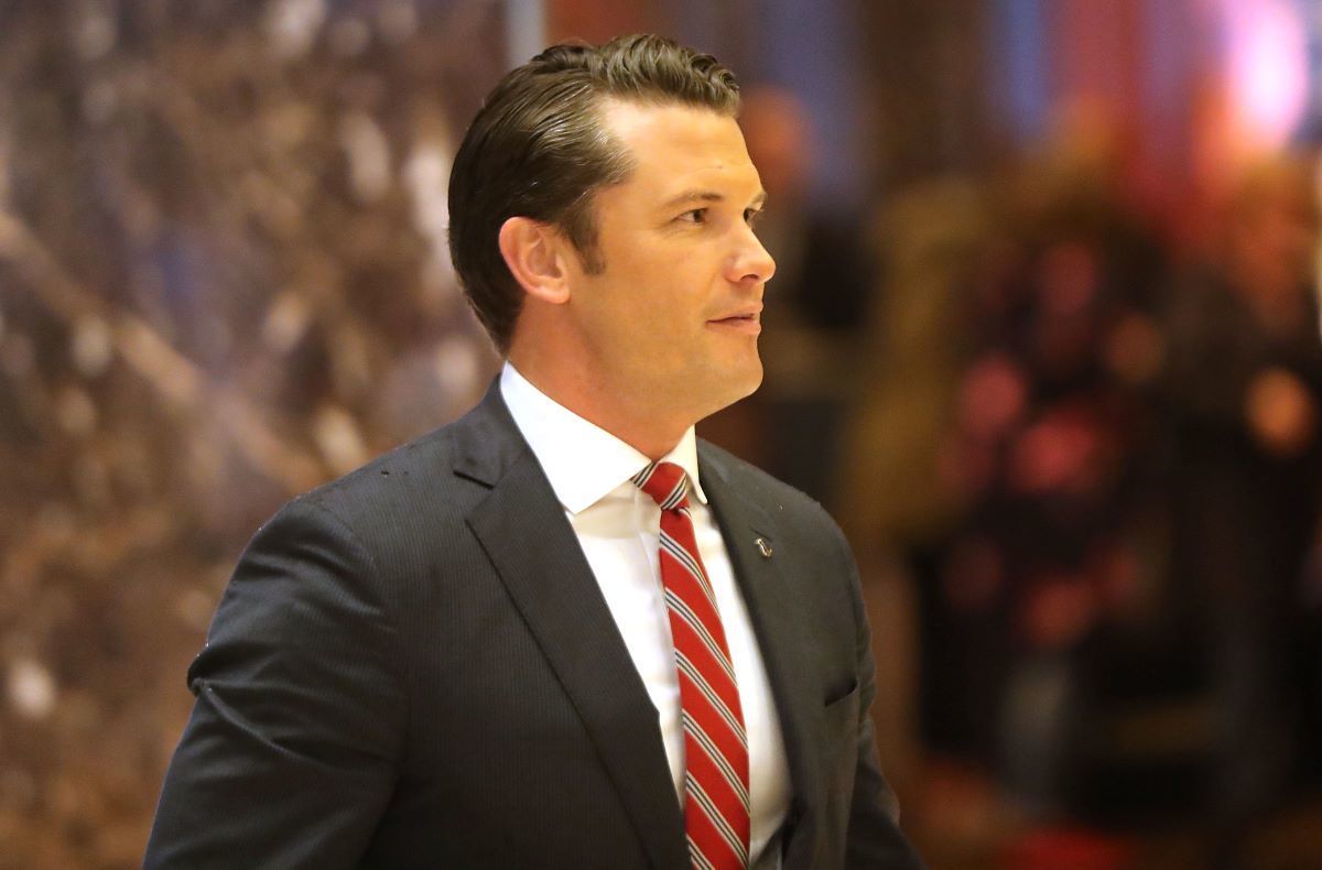 Trump soutient Hegseth alors que le candidat au cabinet promet de « se battre comme un enfer » face aux allégations d'alcoolisme