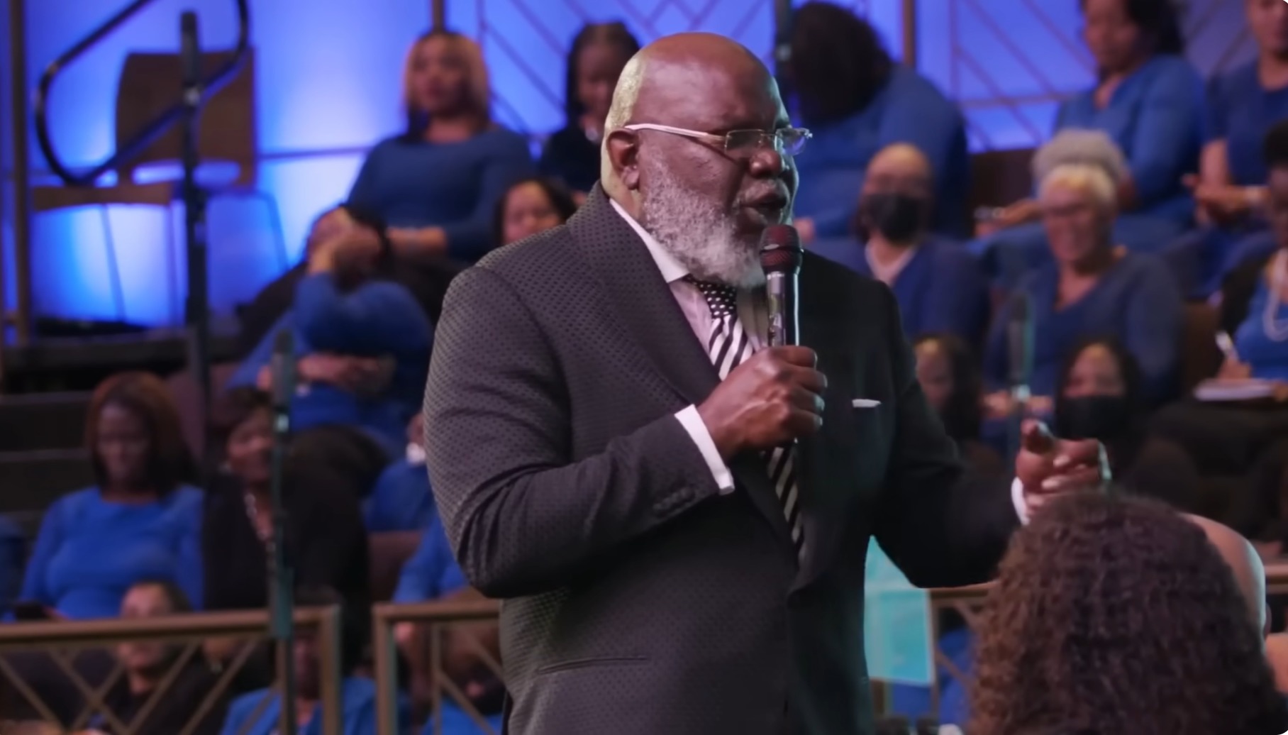 L'évêque TD Jakes veut que le tribunal oblige Google à lutter contre la désinformation à son sujet sur YouTube