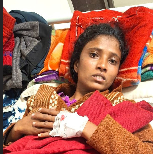 Une chrétienne fait une fausse couche après avoir été battue et étranglée par le chef d'un groupe tribal alors qu'elle priait