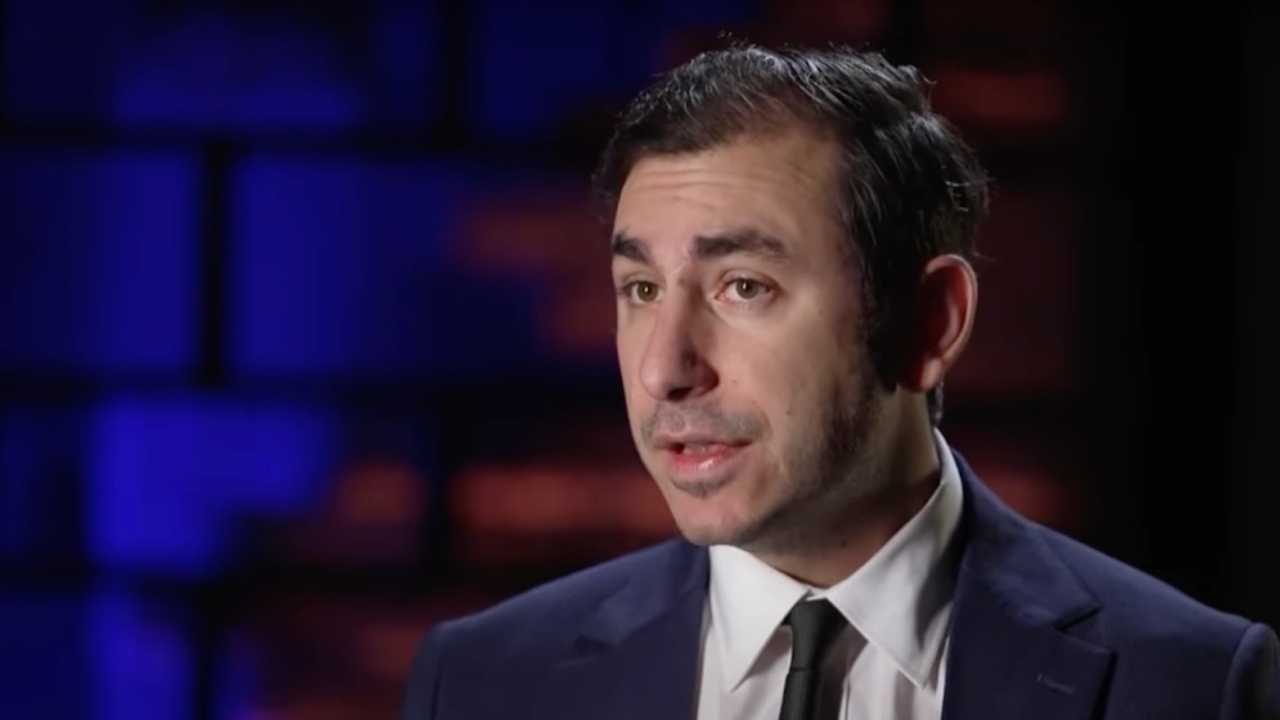 Le docteur dénonciateur accuse le MJ de défier Trump avec des poursuites `` corrompues et folles ''