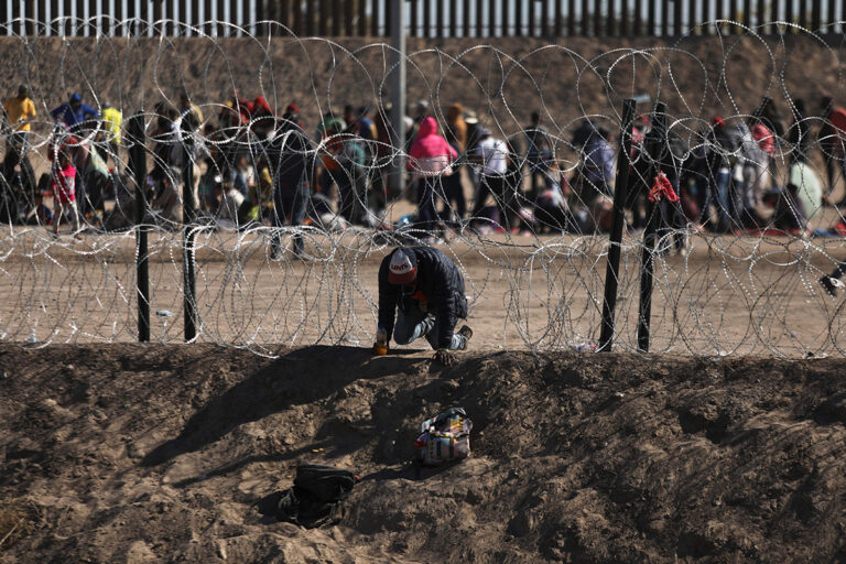 Le nombre de sans-abrisme explose aux États-Unis et dépasse les 770 000 en raison de l'immigration clandestine (HUD)