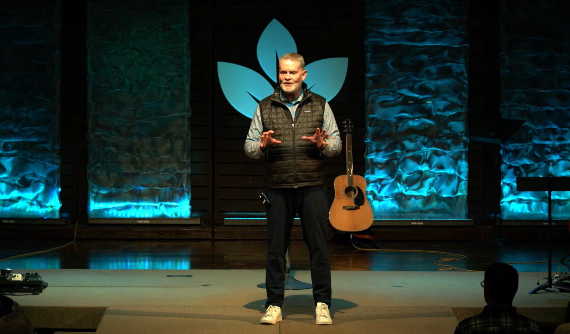 Un délinquant sexuel enregistré à vie, une fois sur "America's Most Wanted", dirige une église au Texas