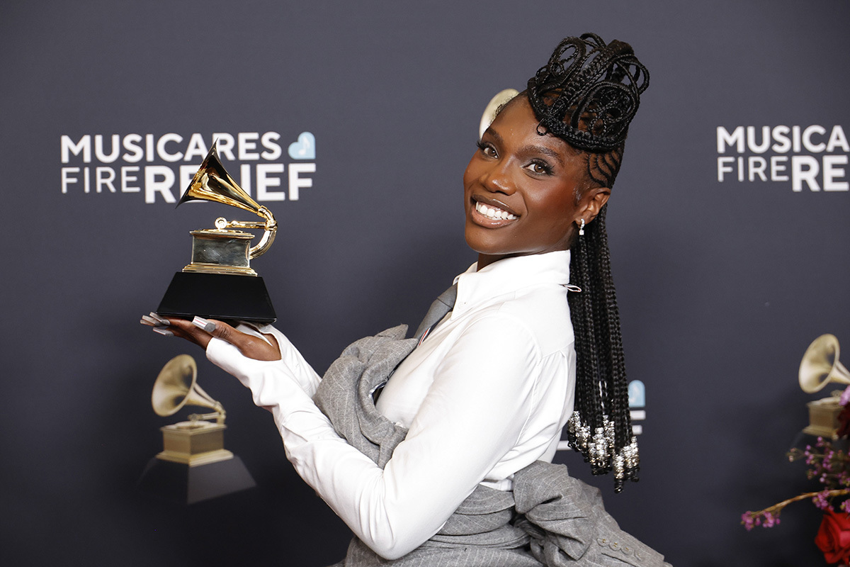 Le rappeur Doechii remercie Dieu après avoir gagné Grammy