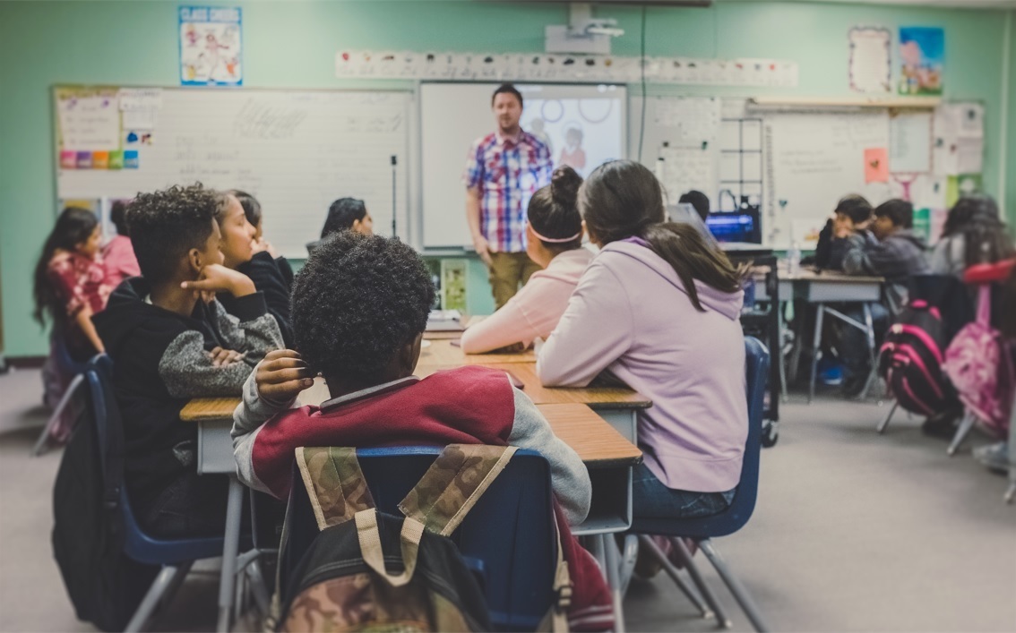 Le conseil scolaire du Michigan cherche à avertir les élèves de 6e année sur les dangers du porno avant qu'il ne soit «trop tard»