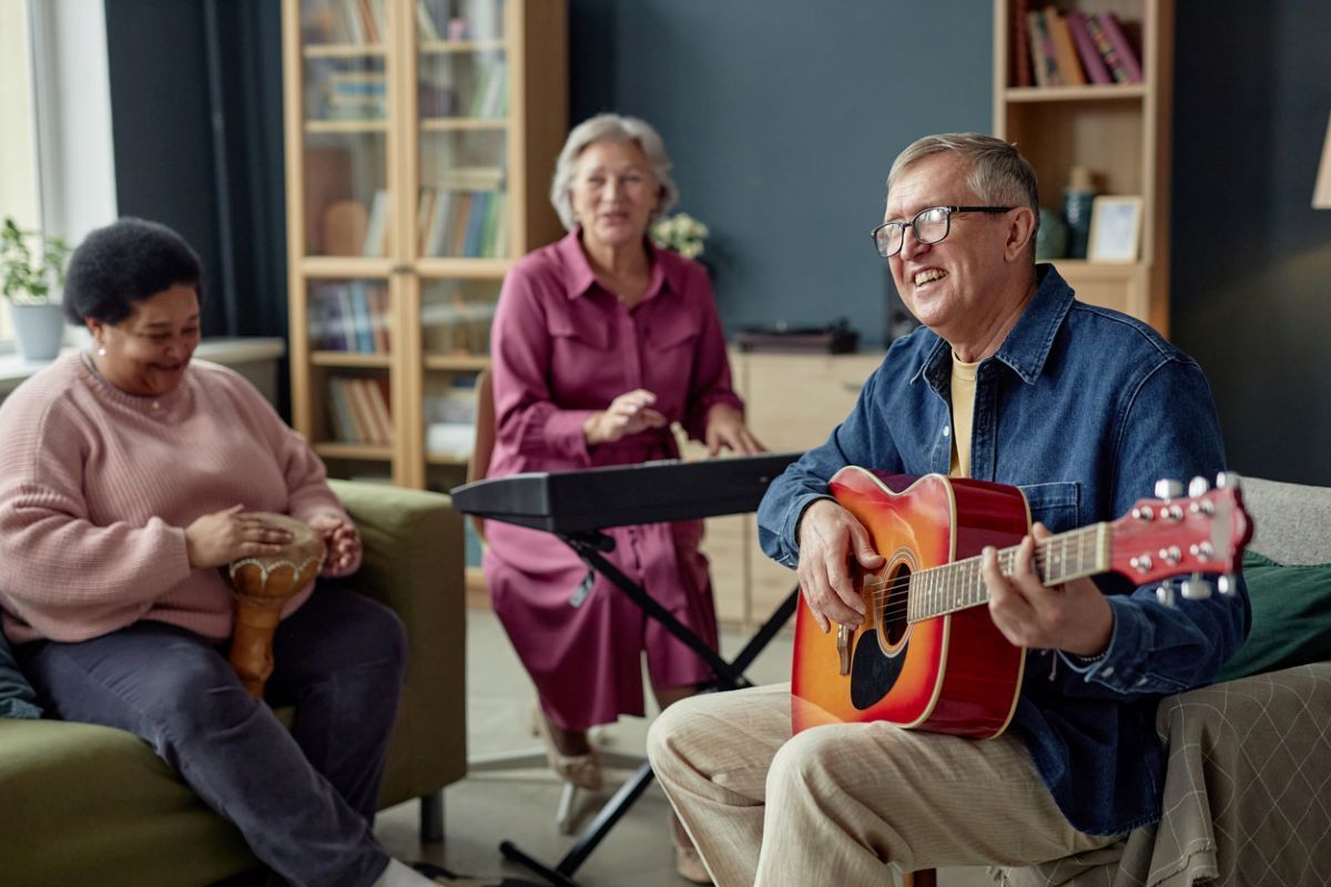 3 façons dont la musicothérapie guérit notre douleur