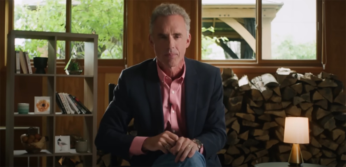 Jordan Peterson plaide pour le transgenre tout en soutenant la maternité de substitution gay