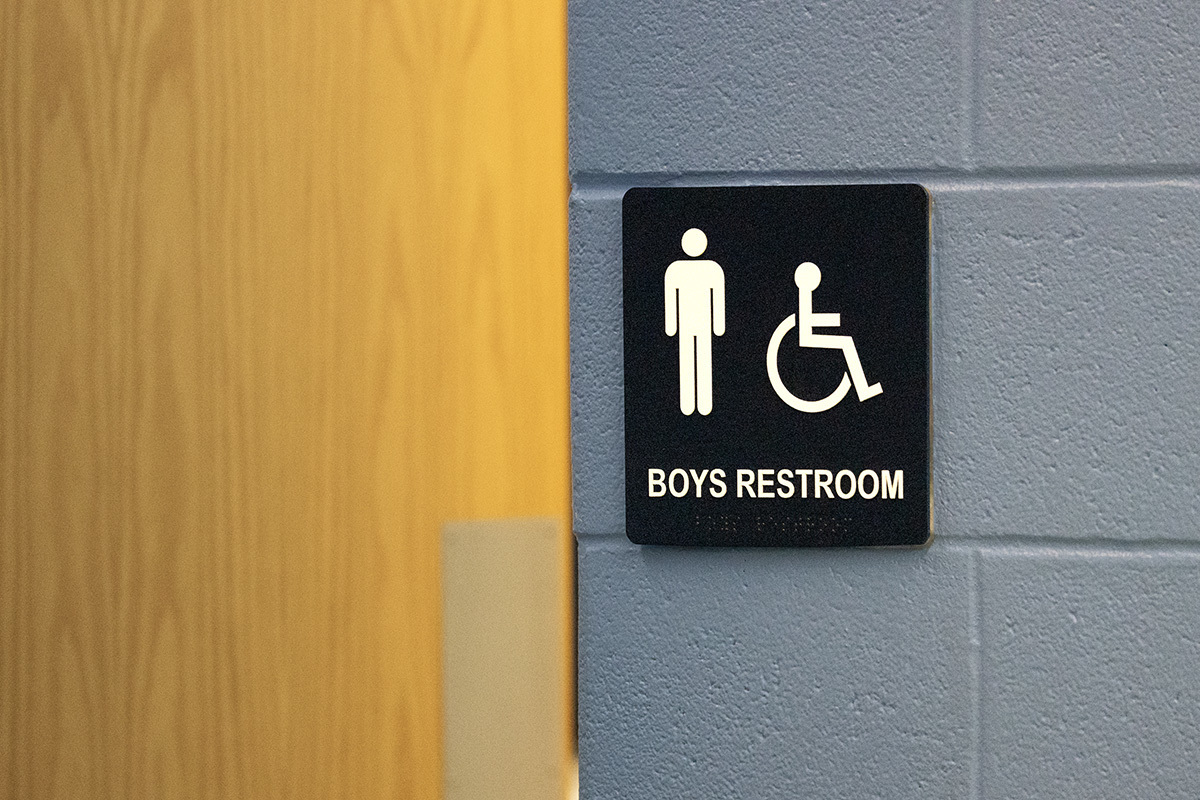 Parents de San Diego furieux des tampons dans les salles de bains des garçons de l'école primaire: «Absolument ridicule»