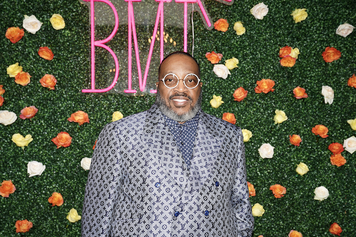 Marvin Sapp nie détenir des otages des fleurs de conférence pour l'offre de 40 000 $, défend la fermeture des portes
