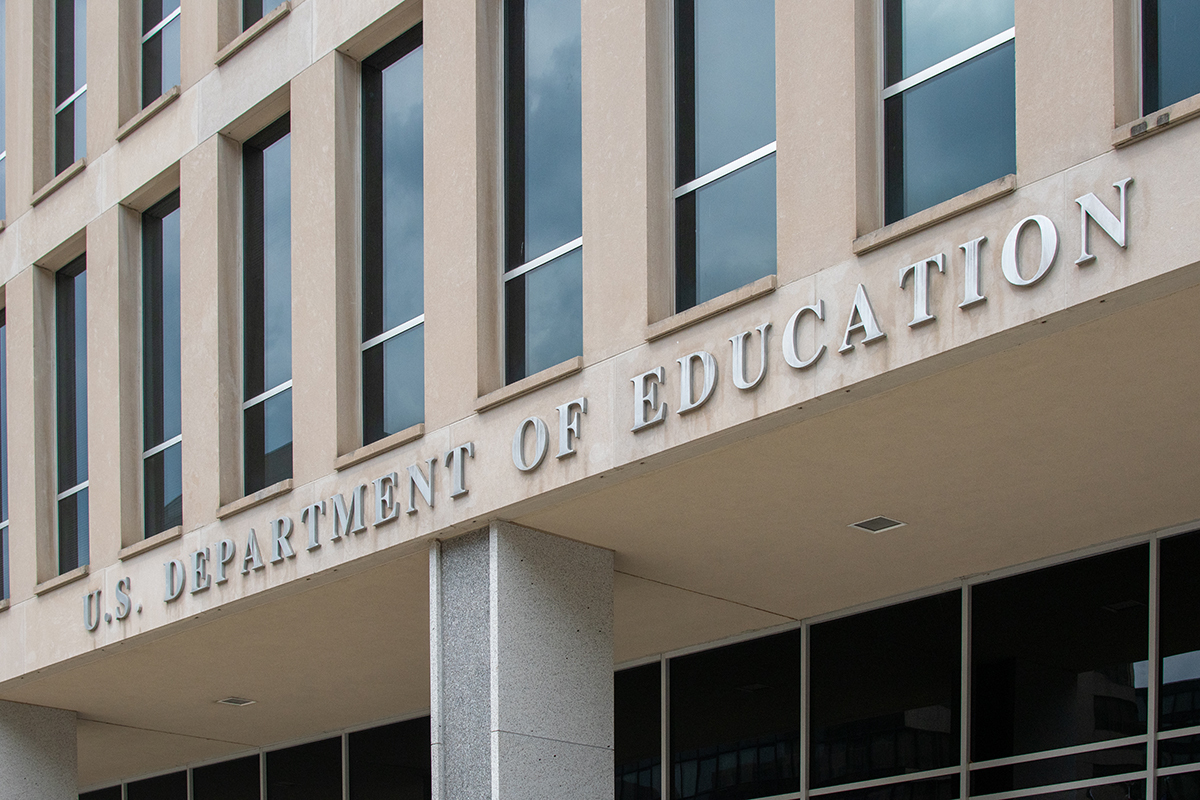 La tentative de Trump de démanteler le département de l'Éducation tire des poursuites en cours de syndicat des enseignants, des groupes progressistes