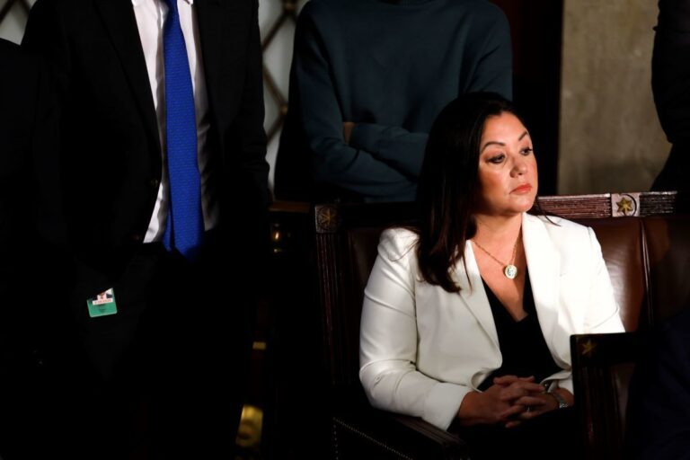 Le Sénat confirme que le cabinet de Trump sélectionne Chavez-Dememer malgré un examen minutieux sur les liens avec Planned Parenthood