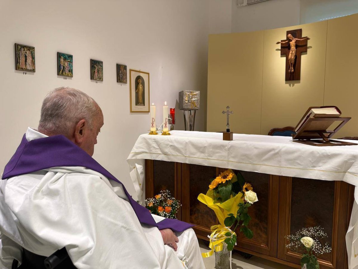 Le Vatican libère l'image de Francis Francis; Planifiez des donateurs riches pour rejoindre la réunion privée de King avec le pape retiré