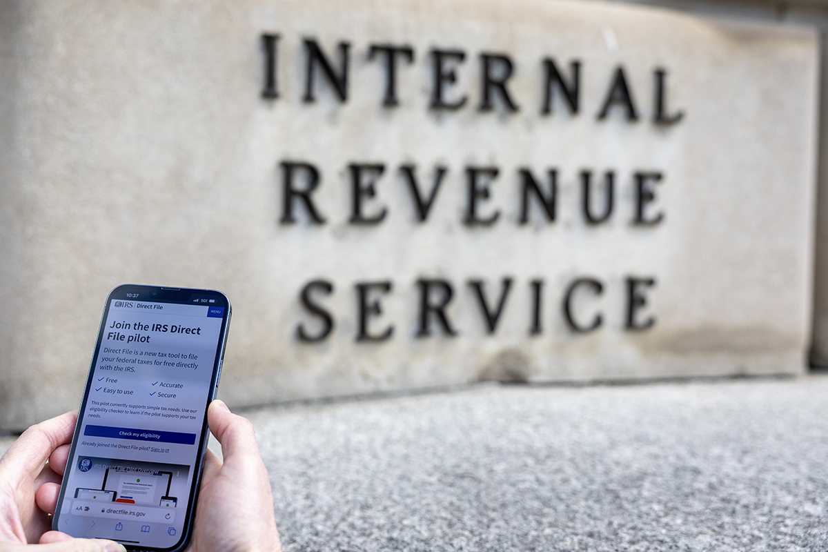 L'IRS termine sonde de l'église de Floride qui a prié pour le candidat du conseil scolaire pendant le service