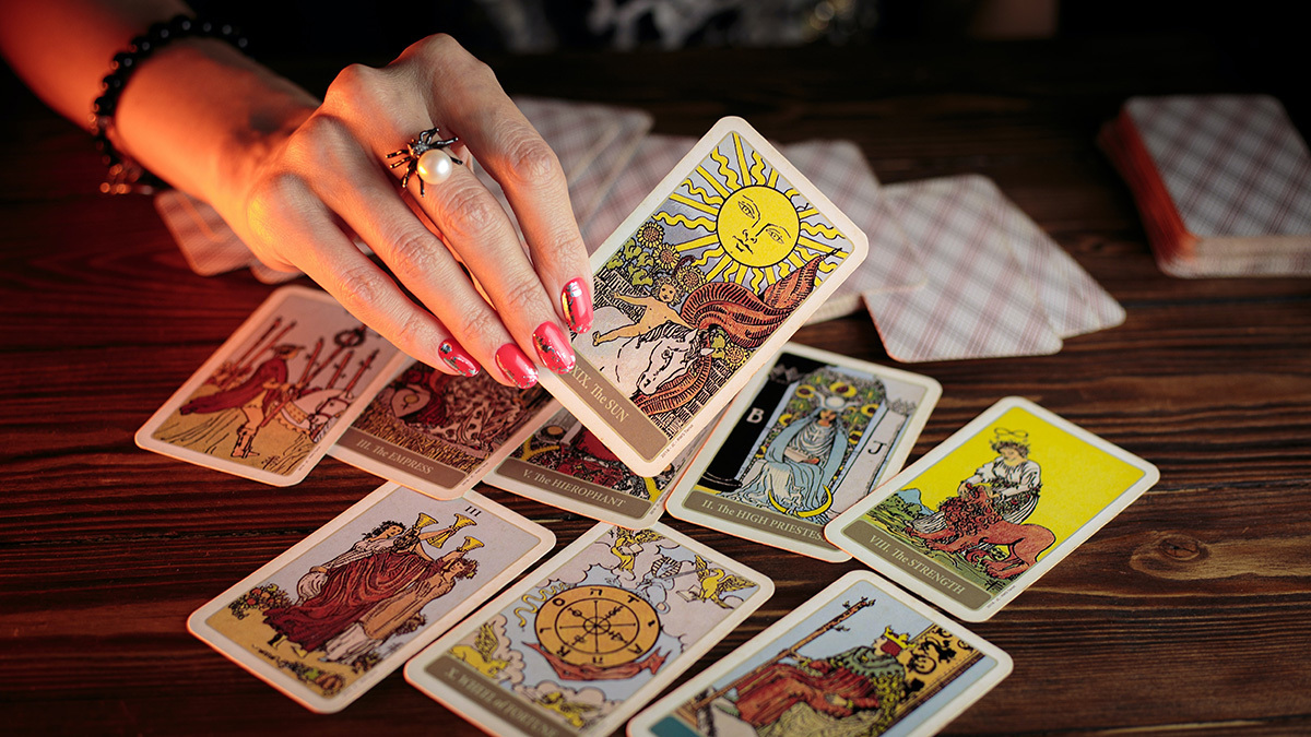 L'ancien sons psychiques alarme sur les dangers de l'obsession d'Hollywood pour l'occulte