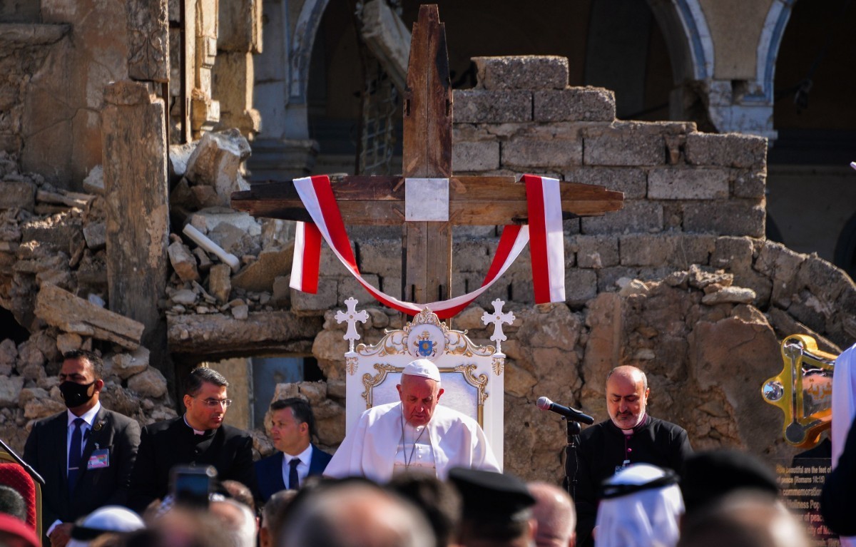 Les dirigeants du monde se souviennent du pape François; Trump ordonne aux drapeaux de voler à la moitié du personnel