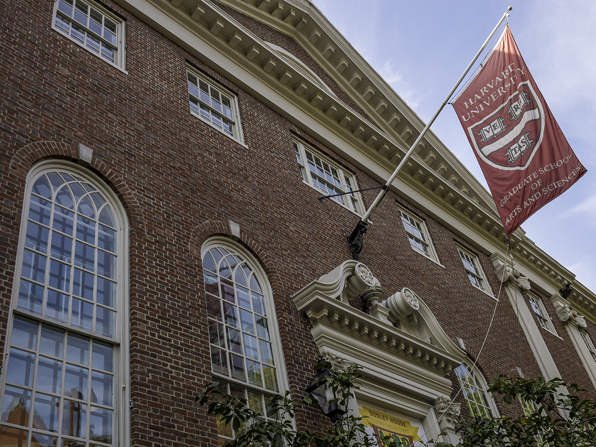 Harvard poursuit l'administration Trump plus de 2 milliards de dollars