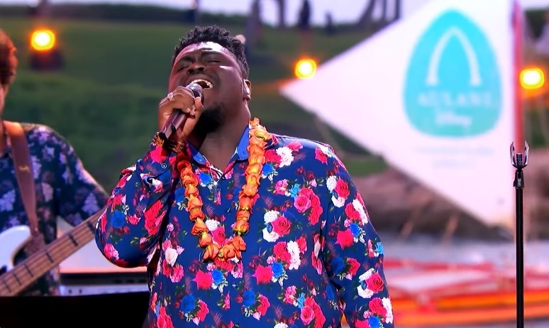 Le prédicateur en herbe continue de courir sur «American Idol»; Un autre candidat chrétien a éliminé