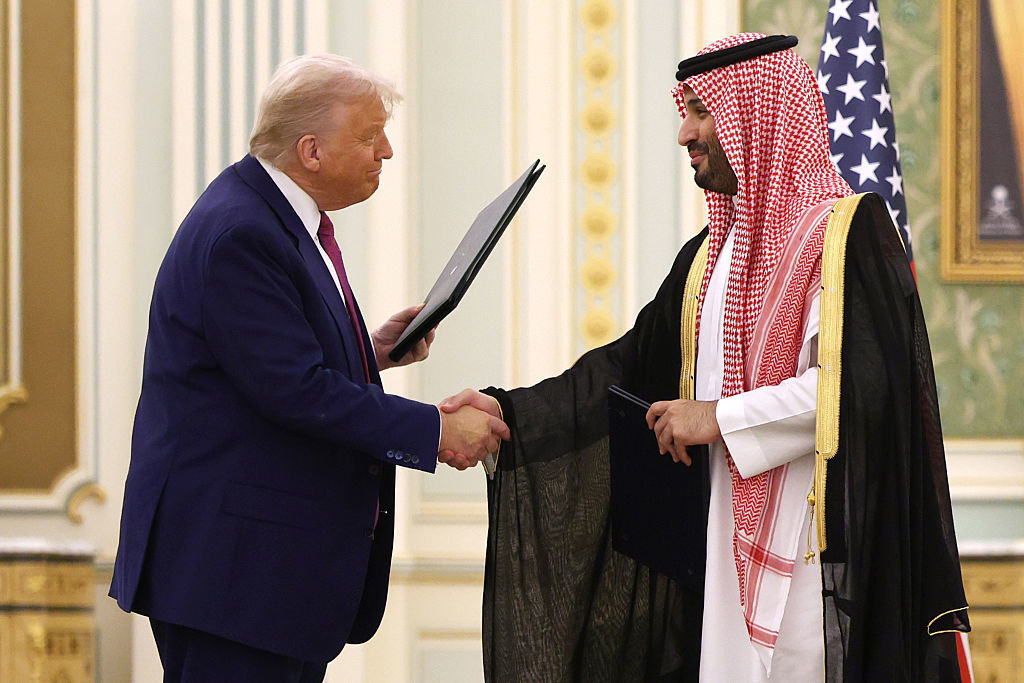 Le voyage du Moyen-Orient de Trump: un «bâtiment national» de rappel est une course de fou