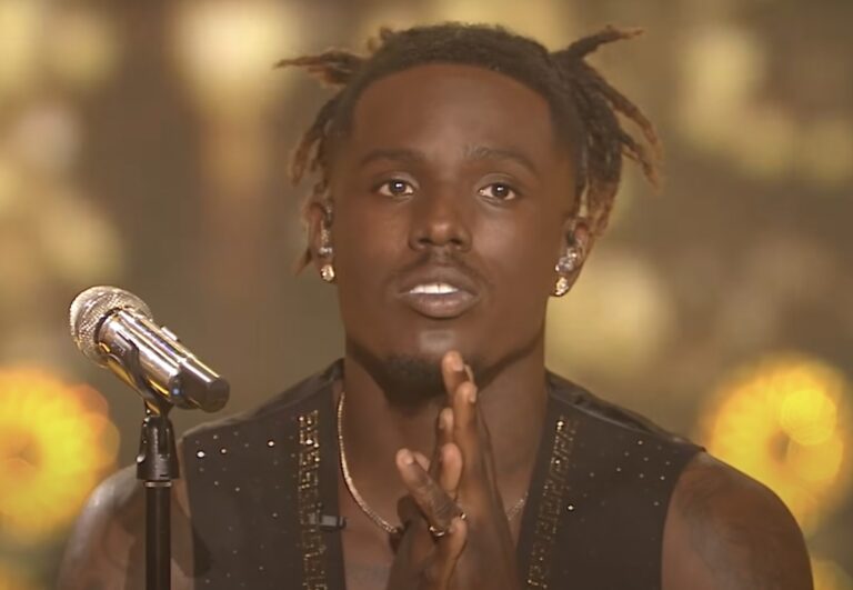 Jamal Roberts, qui a grandi en chantant à l'église, a couronné le vainqueur de la saison 23 de la saison 23