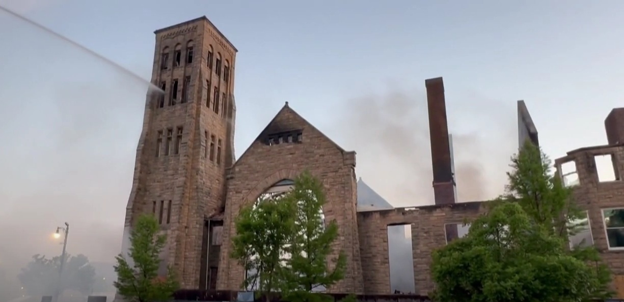 Un incendie criminel a gouverné la cause du feu à l'Église noire historique connue pour l'activisme des droits civiques