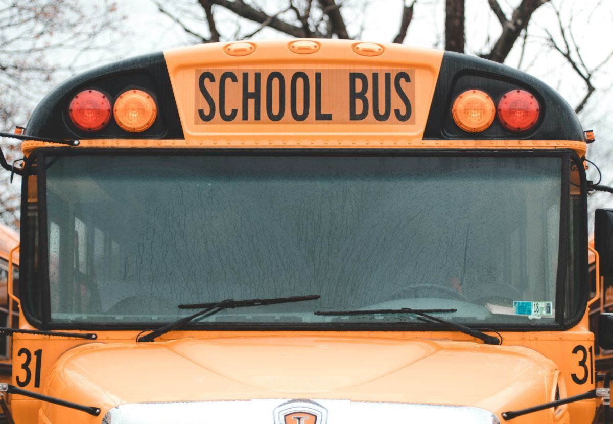 Chauffeur d'autobus scolaires de New York accusé d'évangélisation des élèves, leur disant que «les Juifs ont tué» Jésus