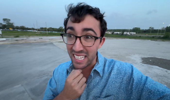 YouTuber Tyler Oliveira raconte être battu par des membres de l'équipe de sécurité de Benny Hinn.