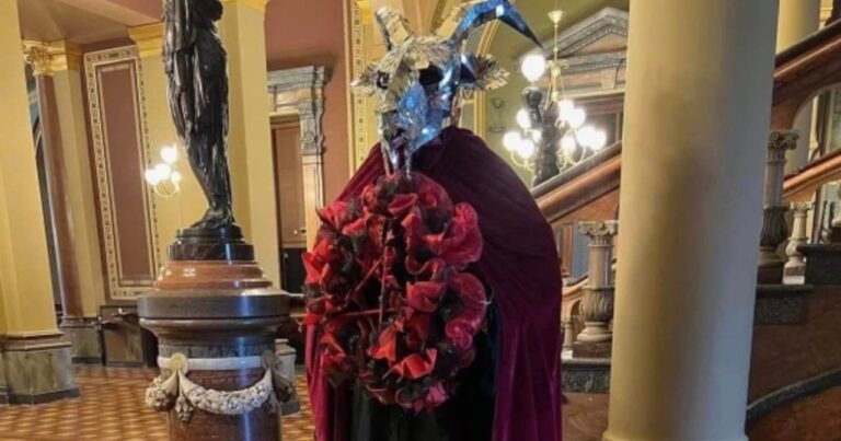 Le temple satanique dépose une plainte contre les responsables de l'Iowa sur le refus d'autoriser le «rituel» au Capitole