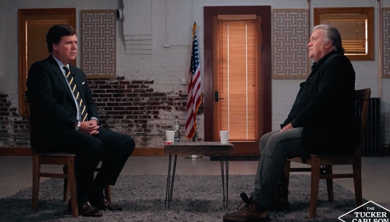 Tucker Carlson, Steve Bannon discute de la «guerre spirituelle» à DC: «Super Dark»