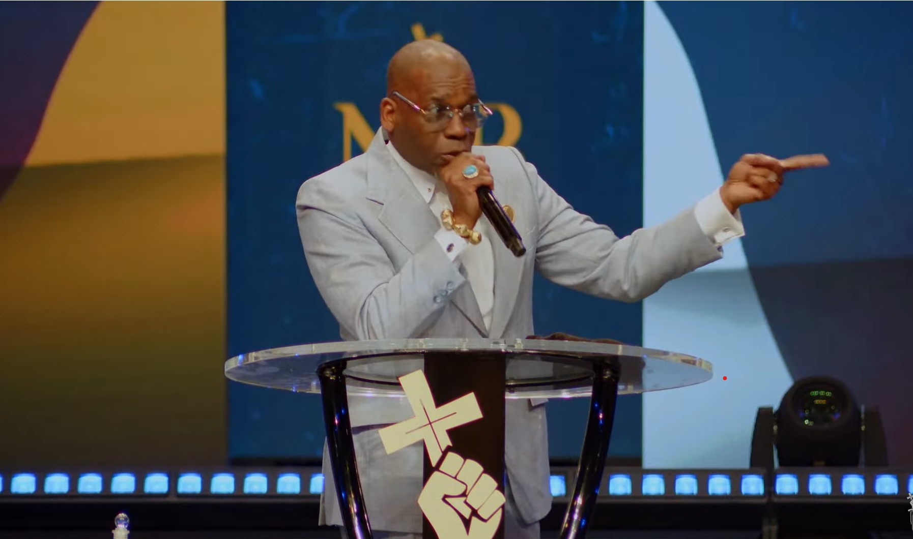 Jamal Bryant Slams Cogic, Black Baptist Leaders pour avoir prétendument accepté un don cible de 300 000 $ au milieu du boycott